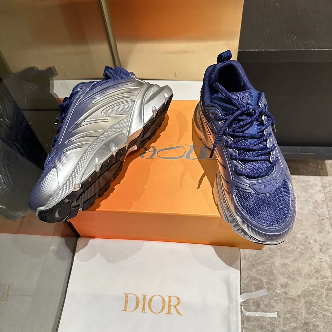 p680🐮🐮New to the Dior collection, these C'est Dior sneakers make a bold and stylish statement. Carefully crafted, the letters C and D are displayed on the sides of the upper for style, and the details add a touch of elegance. The lightweight two-tone Dior sole offers exceptional comfort and sporty appeal. Can add a stylish touch to any casual look. Christian Dior Paris signature on the tongue and sole. Two-tone notches feature Christian Dior's lucky star symbol. Women’s size 35-40, men’s size 38-45